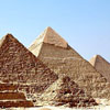 Pyramider i Giza beskuren och förminskad